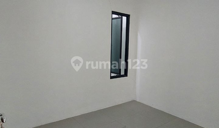 Rumah 2 Lantai Depok, 3 Kamar Dekat Tol & Stasiun