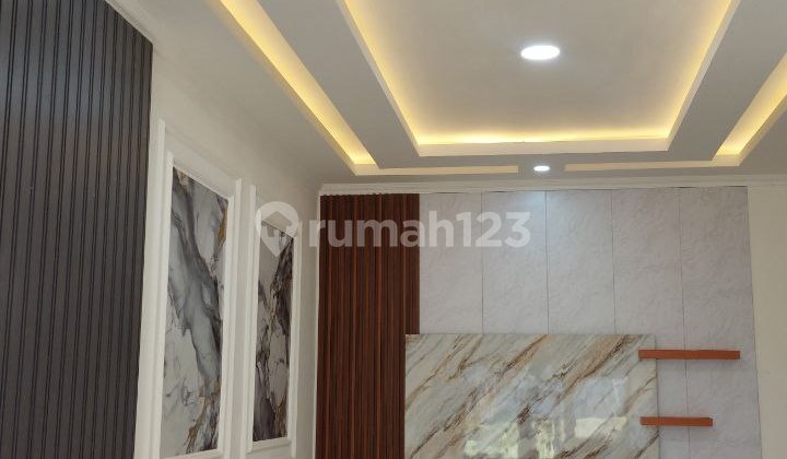 Rumah Baru 2 Lantai Lokasi Pinggir Jalan Raya Cipayung, Dekat Stasiun Citayam