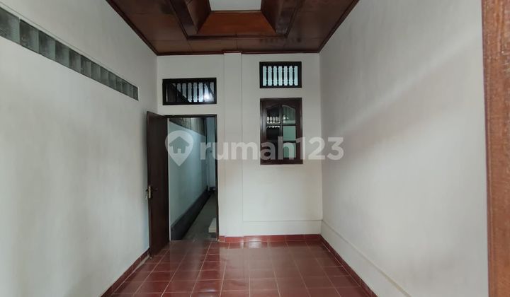 Disewakan Rumah 2 Lantai - Lokasi Premium Gatot Subroto Timur 2