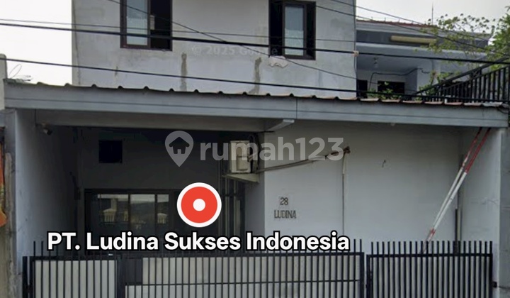 Rumah, 2 Lantai, Bangunan Luas