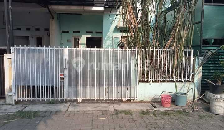 Strategic Location, Attractive Price. Second-hand House 69M² in Tangerang City, Price 750 Million Strategic Location, Attractive Price. Second-hand House 69M² in Tangerang City, Price 750 Million