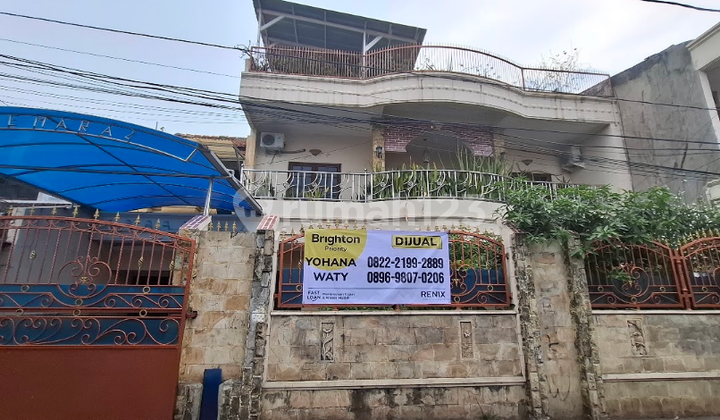 Butuh Uang Dijual Cepat Rumah 3 Lantai dengan Fasilitas Kos-Kosan dan Paviliun