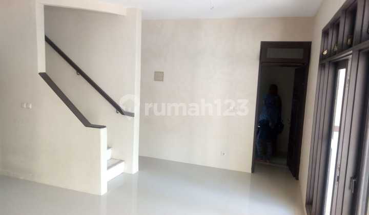 Sekali Lihat, Langsung Pengen Punya Rumah Modern 2 Lantai, Nuansa Asri Pegunungan di Kemang Bogor Sekali Lihat, Langsung Pengen Punya Rumah Modern 2 Lantai, Nuansa Asri Pegunungan di Kemang Bogor