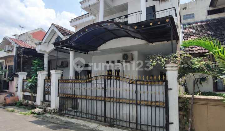 Looking for a Large House Below Market Price in South Tangerang?