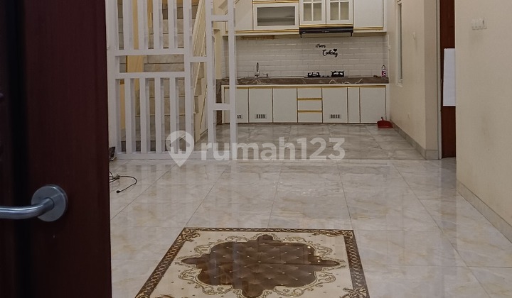 Rumah Modern Lokasi Emas Cilangkap | Akses Tol & Transportasi Lengkap 2