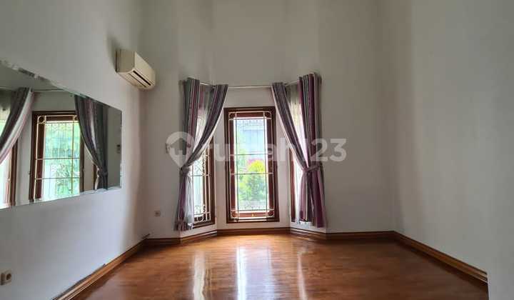 Rumah Mewah 2 Lantai dengan Kolam Renang di Pasar Minggu, Jaksel 2