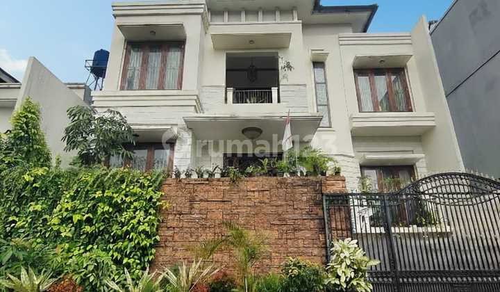 Rumah Full Furnished 2 Lanrai 5 Kamar Siap Huni di Cinere, Depok Rumah Full Furnished 2 Lanrai 5 Kamar Siap Huni di Cinere, Depok