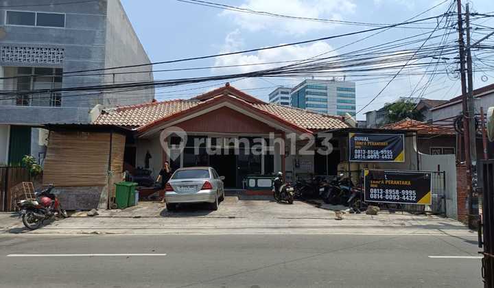 House with HGB Certificate Unfurnished Flood-Free in Pancoran, South Jakarta