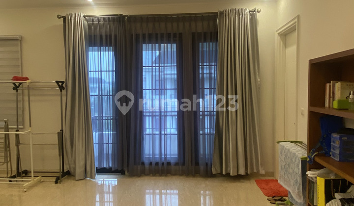 The house has been fully renovated with PPJB ready for AJB, negotiable in BSD, Tangsel.