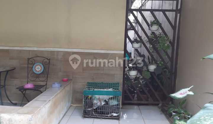 East Facing House with SHM, Strategic Location Near Toll & Fatmawati MRT. East Facing House with SHM, Strategic Location Near Toll & Fatmawati MRT.