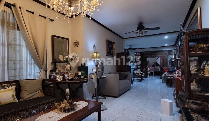 Rumah Mewah dengan 4 Kamar dan Kolam Renang di Kalimalang, Jaktim 2