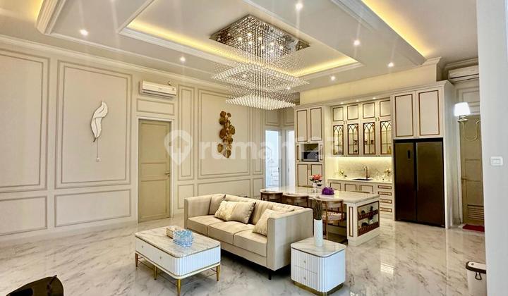 Rumah Mewah Brand New dengan Roof Top Dekat Pim di Pondok Indah