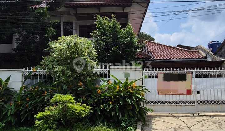 4-Bedroom Fully Furnished North-Facing House in Pasar Minggu, South Jakarta 4-Bedroom Fully Furnished North-Facing House in Pasar Minggu, South Jakarta