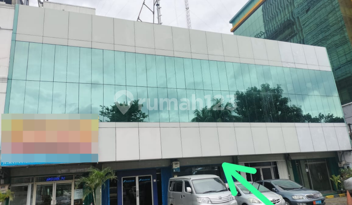 3-Story Shop House Ready to Use Semi Furnished with 2 AC Units in Pancoran