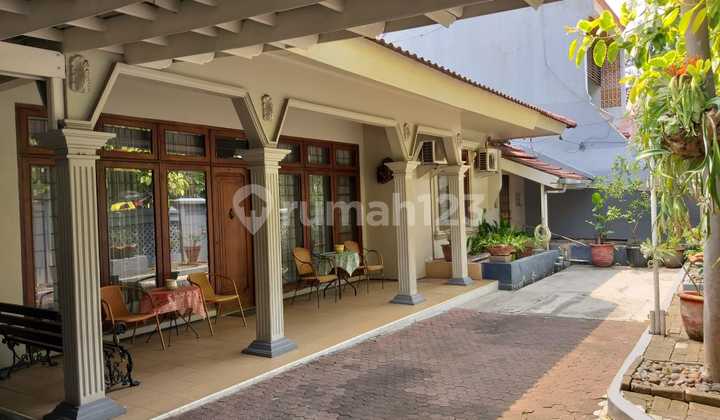 Rumah Luas dan Strategis di Lokasi Premium Jati Padang, Jaksel Rumah Luas dan Strategis di Lokasi Premium Jati Padang, Jaksel