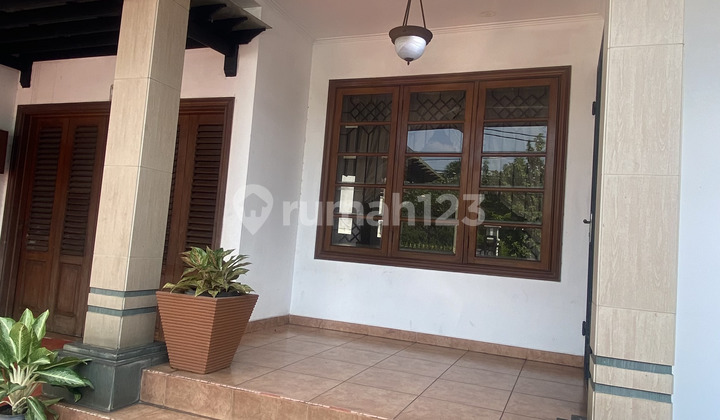 2-Storey Building House with SHM Legality Ready to Occupy in Kebon Jeruk
