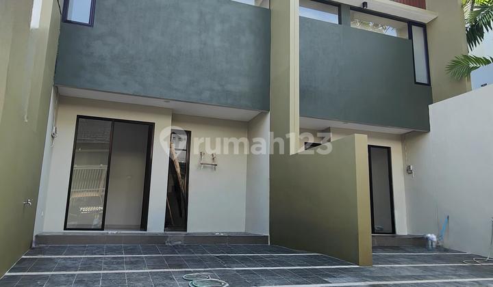 Rumah Dlm Cluster di Bcs Klp Gading Type C dan Ddgn Lantai Granit Besar Rumah Dlm Cluster di Bcs Klp Gading Type C dan Ddgn Lantai Granit Besar