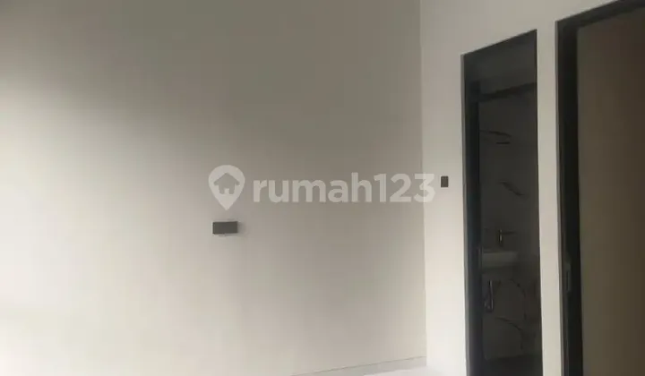 New Manyar House, Row 4Mobi Price 1Man 2