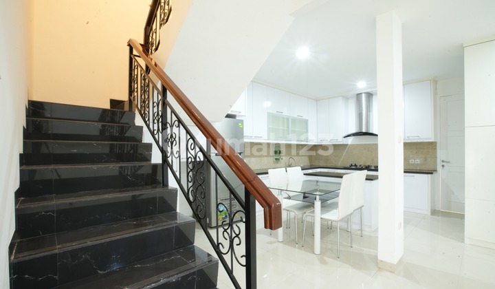 Dijual Rumah Minimalis Modern Furnished di Arcadia, Kelapa Gading 2