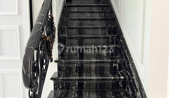 Dijual Cepat Rumah Luas dan Prestisius di Kelapa Gading 2