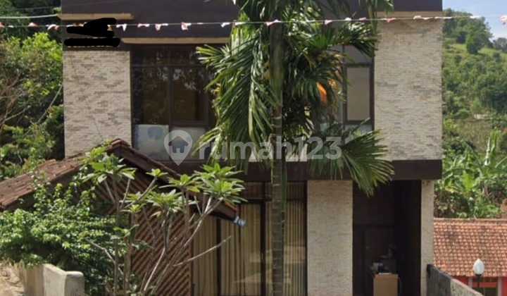 Jual Cepat Villa dengan Kolam Renang di Ujungberung Bandung