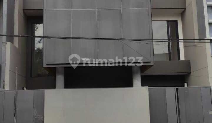 Rumah Mewah Siap Huni di Komplek Premium Mekarwangi