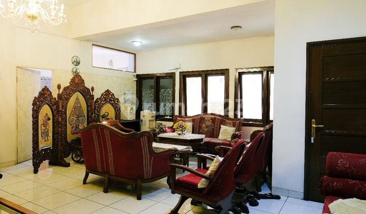 Main Road House with Riau Street Wing Suitable for Non-Heritage Business