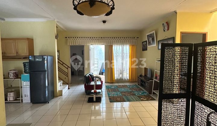 Rumah Asri dengan Lingkungan yang Alami di Setiabudi Regency