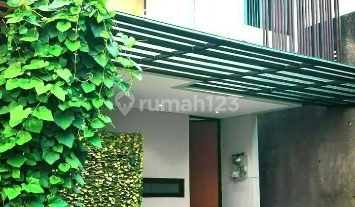 Minimalist House in Bintaro Sector 2 10015
