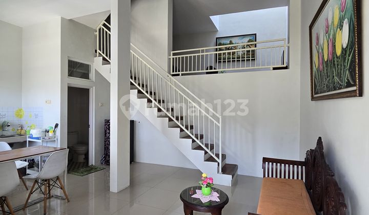 Jual Rumah 2 Lantai Konsep Split Level Full Furnish, Kota Malang 2