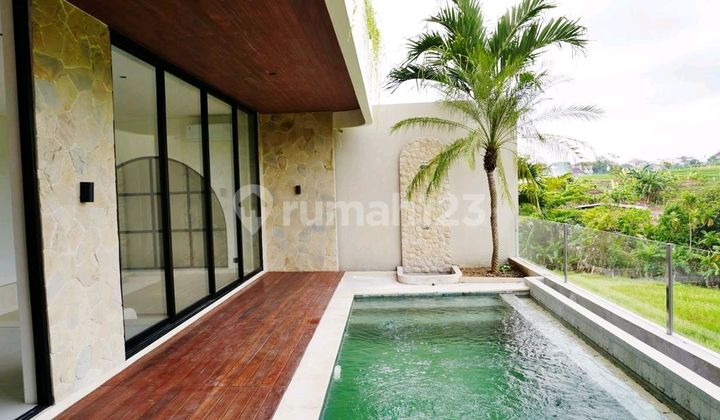 Dijual Villa Cantik View Sawah di Padonan
