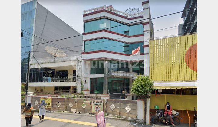 Gedung 4 Lantai Dijual di Menteng Jakarta Pusat