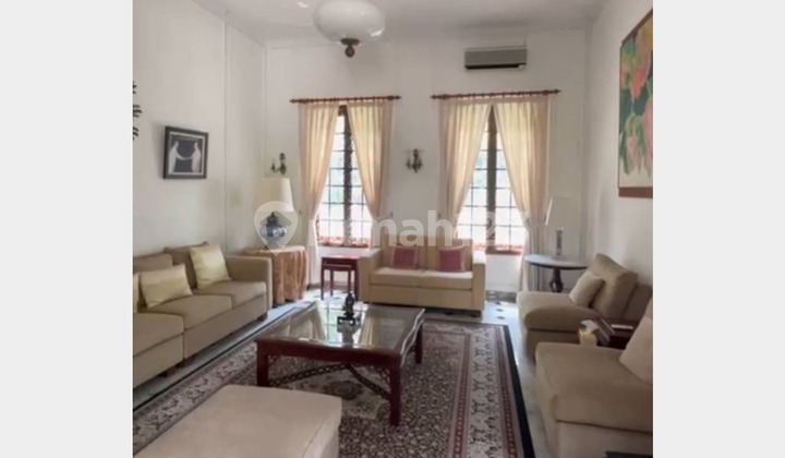 Dijual Rumah Lama Asri dan Terawat di Menteng Jakarta Pusat