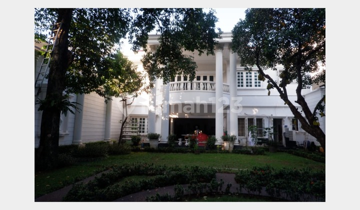 Dijual Rumah Mewah Idaman Kawasan Elit di Menteng Dijual Rumah Mewah Idaman Kawasan Elit di Menteng