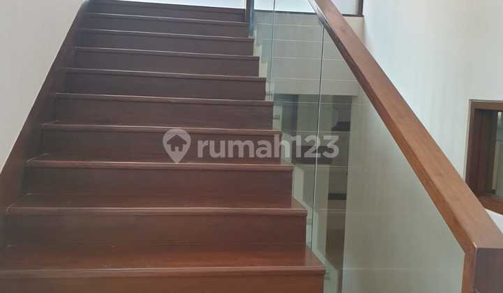 Disewakan Rumah Bebas Banjir di Menteng Jakarta Pusat 2