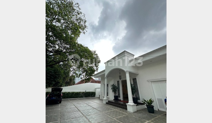 Disewakan Rumah Mewah Siap Huni Kawasan Elit di Menteng
