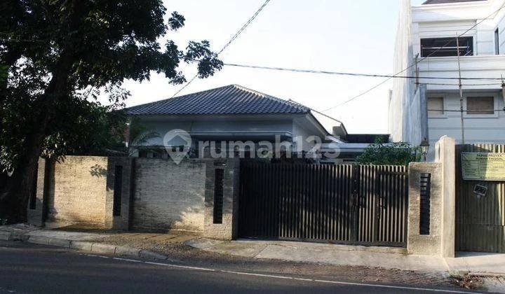 Dijual Rumah Mewah di Menteng Jakarta Pusat Lokasi Strategis Dijual Rumah Mewah di Menteng Jakarta Pusat Lokasi Strategis