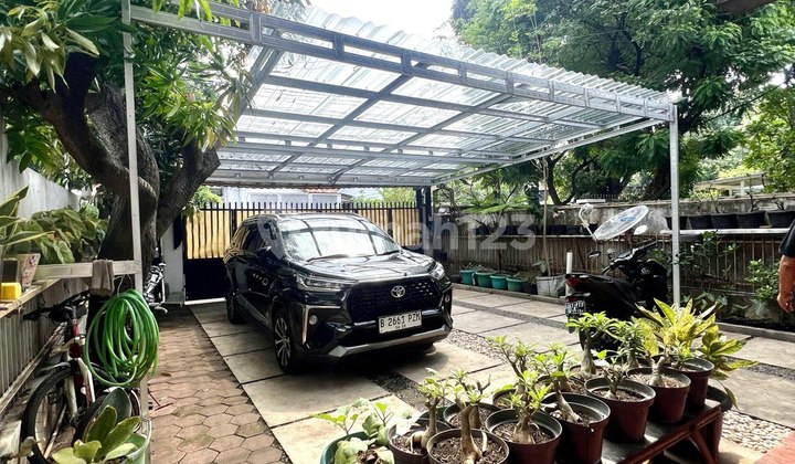 Dijual Rumah Vintage Lokasi Strategis di Menteng Jakarta Pusat