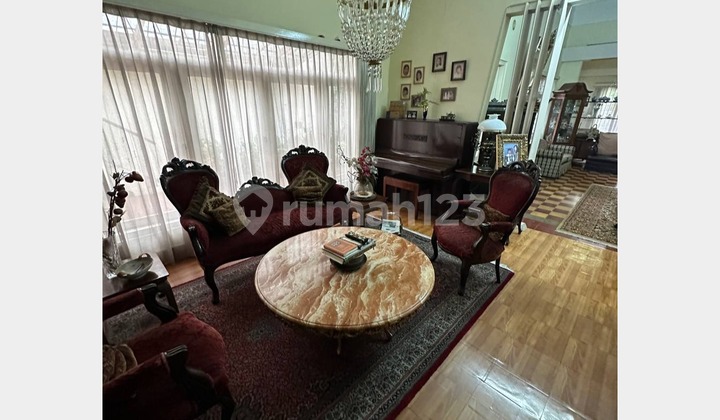 Dijual Rumah Klasik Prime Area di Menteng Jakarta Pusat