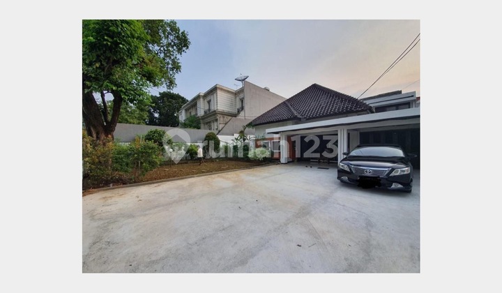 For Rent 2-Story House Suitable for Silent or Back Office Menteng Central Jakarta