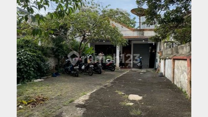 House for Sale in Menteng Area, Central Jakarta, Strategic Location House for Sale in Menteng Area, Central Jakarta, Strategic Location