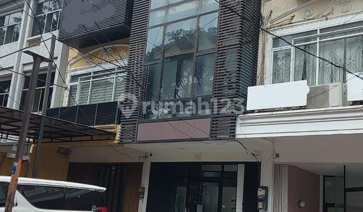 Dijual Ruko 4 Lantai Lokasi Sangat Srrategis di Menteng Dijual Ruko 4 Lantai Lokasi Sangat Srrategis di Menteng