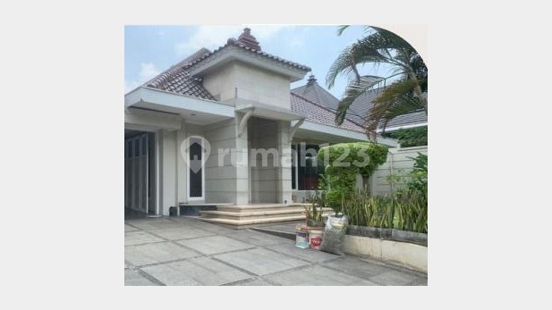 Disewakan Rumah Mewah Kawasan Elit di Menteng Disewakan Rumah Mewah Kawasan Elit di Menteng
