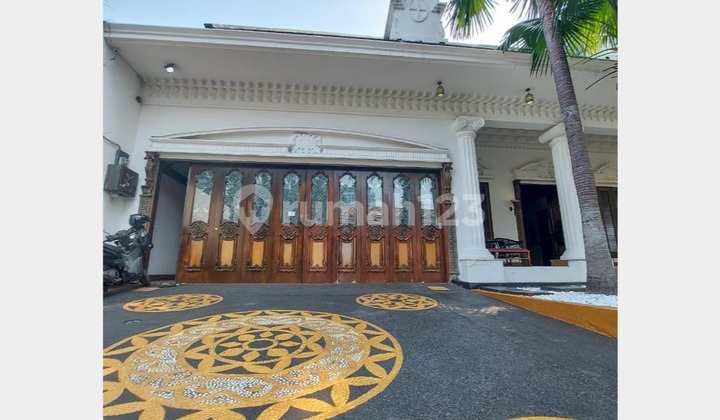 Dijual Rumah Luxurious Classic di Menteng Jakarta Pusat Dijual Rumah Luxurious Classic di Menteng Jakarta Pusat