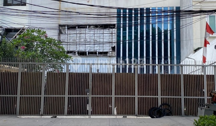 Dijual Ruko 4 Lantai di Menteng Jakarta Pusat Dijual Ruko 4 Lantai di Menteng Jakarta Pusat