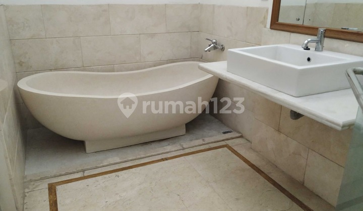 Disewakan Rumah Menteng Pinggir Bagus Jakarta Pusat 2