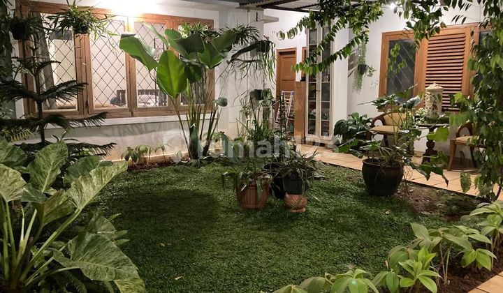 Disewakan Rumah Cocok untuk Komersil Area Kebayoran Baru