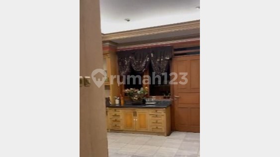 For Rent Luxury House Suitable for Residence Menteng Central Jakarta 2