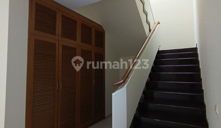 Disewakan Rumah Menteng Semi Furnished Jakarta Pusat