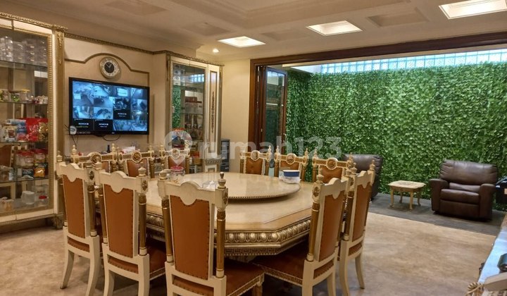 For Sale Luxury House Square Land Area South Jakarta 2